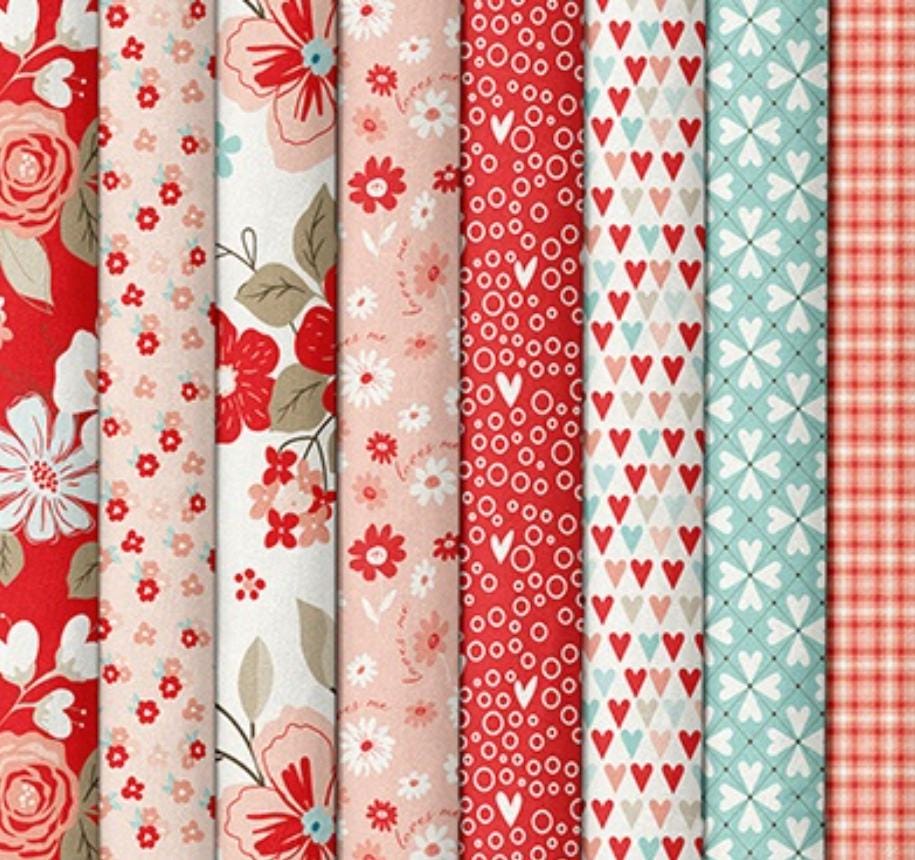 Riley Blake - Heart to Heart Table Runner Quilt Kit by Sandy Gervais of Pieces of My Heart KT-15402